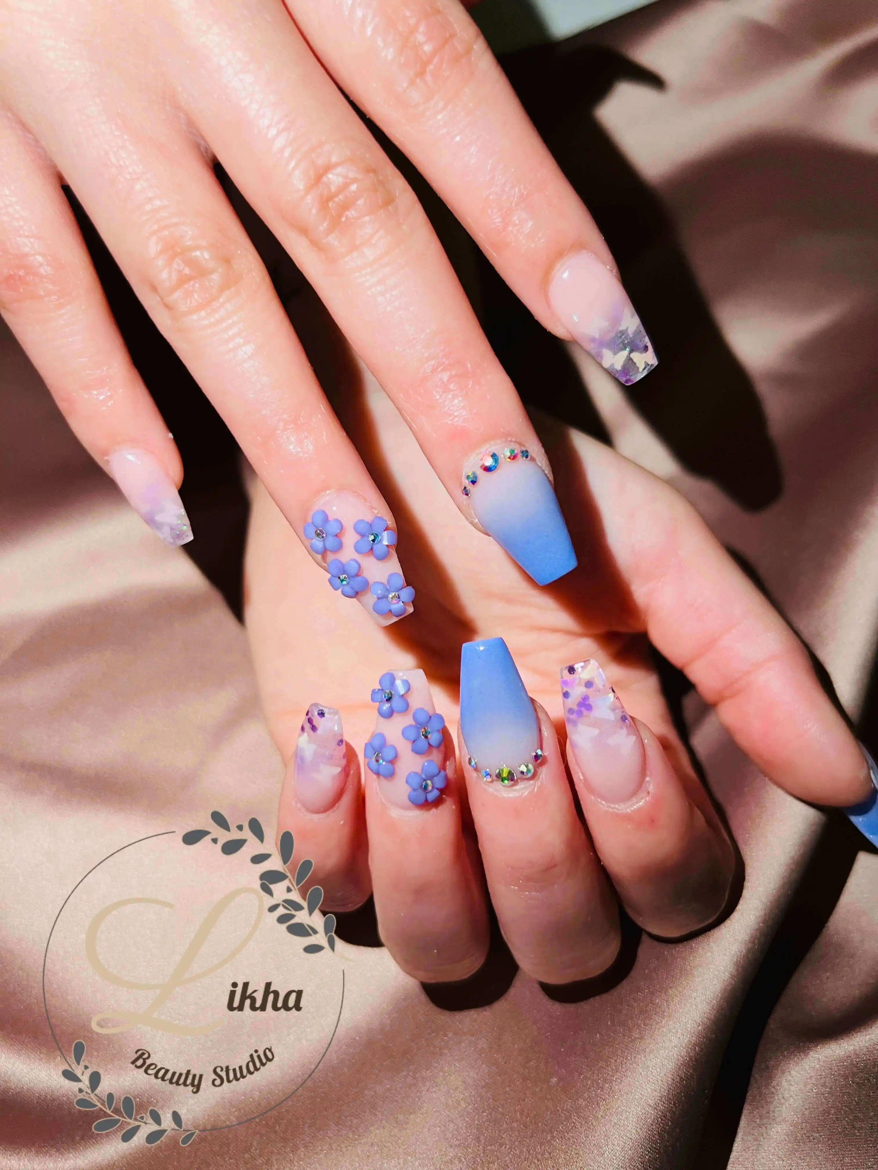 Photo of a beautiful nail design