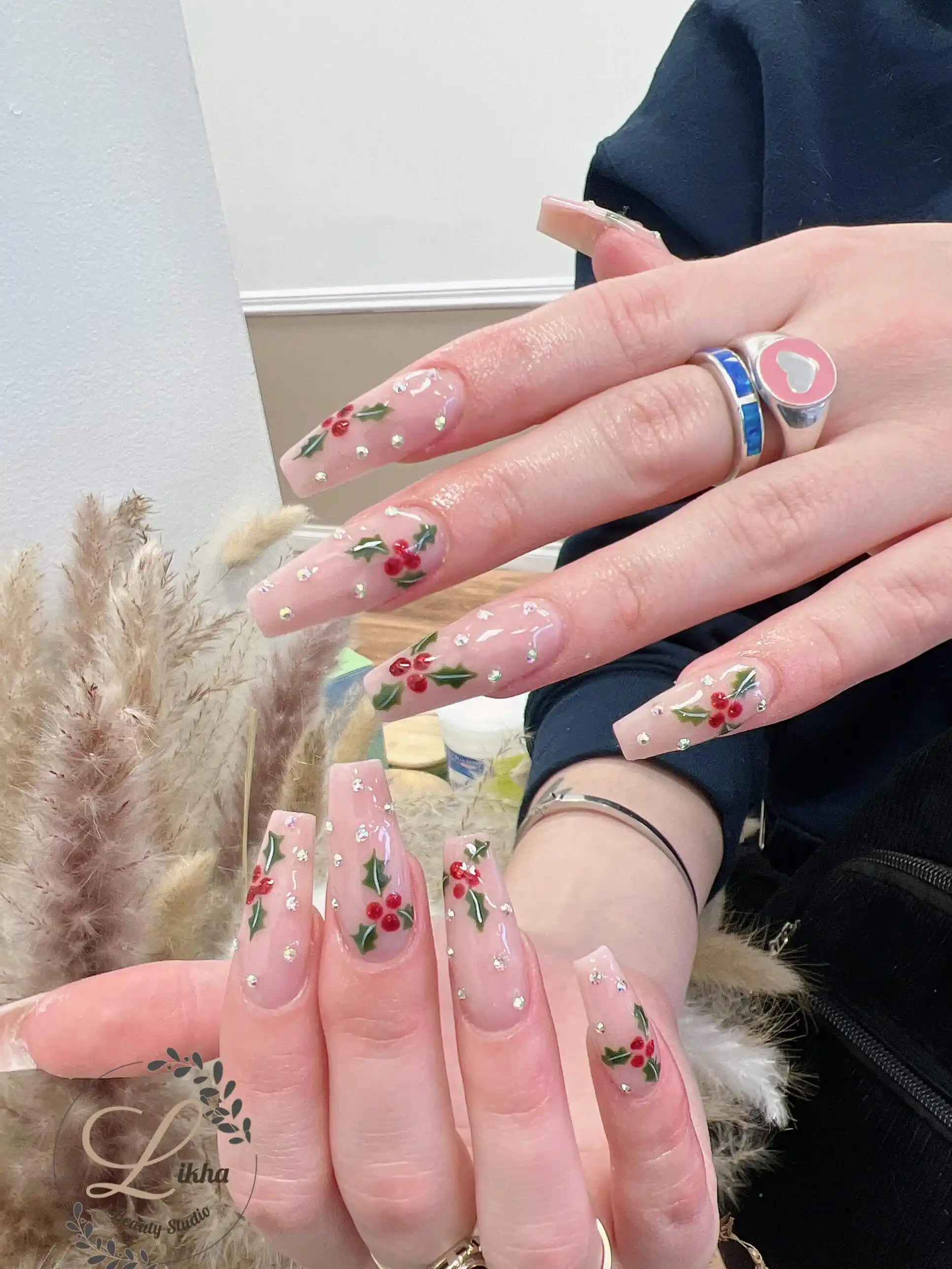 Photo of a beautiful nail design